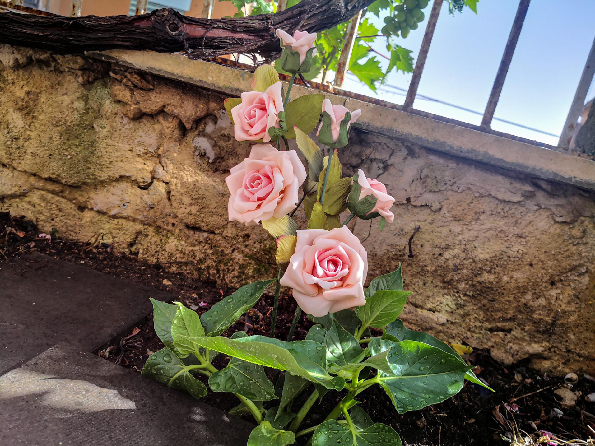 Rose Tralcio x 3 Artificiali  - Sconti per Fioristi e Aziende - in Polifoam