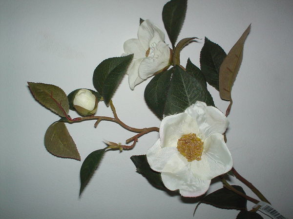 Camelia x 3 Arredo in poliester - Sconti per Fioristi e Aziende .