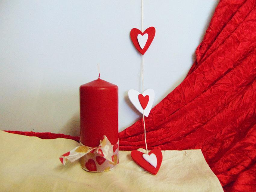 Moccolo Rosso con Nastro Cuori H 12 - 16 dm. 5,5 Articolo per San Valentino - Sconti per Fioristi e Aziende
