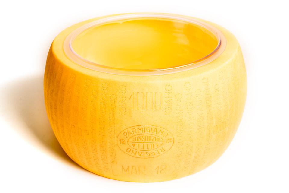 Parmigiano reggiano a forma intera artificiale - Sconti per Fioristi e Aziende . cm.44 x 21