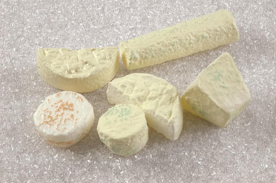 Formaggi francesi assortiti artificiale in plastica - Sconti per Fioristi e Aziende . - da 5.5 a 15 cm