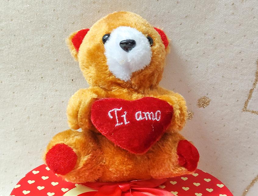 Orsetto con cuore "Ti Amo" H 18 Articolo per S. Valentino - Sconti per Fioristi e Aziende