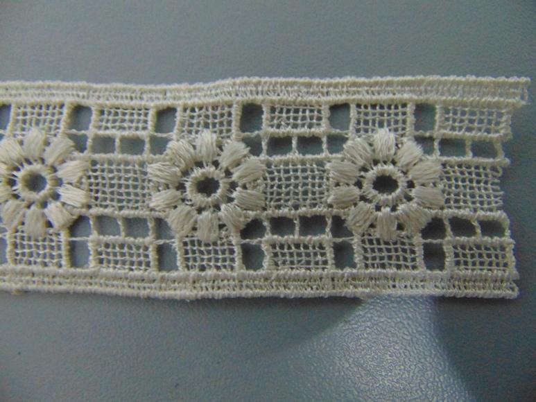 Merletto Catenella Fiorita  - Sconto per Fioristi e Aziende - Bianco e Avorio - Vendita a metro