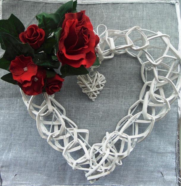 Cuore in vimini traforato in 2 misure Articolo per San Valentino - Sconti per Fioristi e Aziende