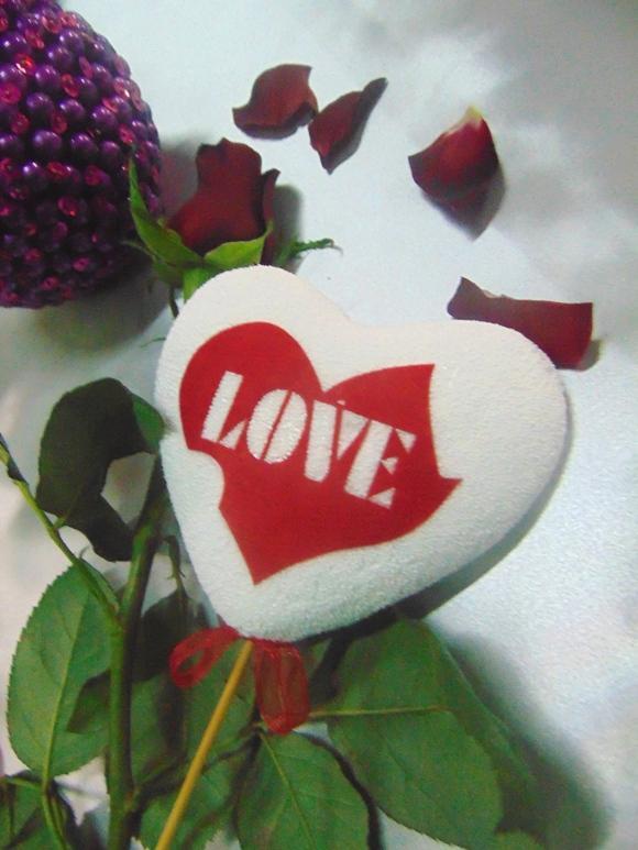 Cuore Bianco LOVE in 2 modelli Articolo per San Valentino - Sconti per Fioristi e Aziende
