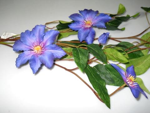 Clematis Fiorita x 3 in poliester - Sconti per Fioristi e Aziende