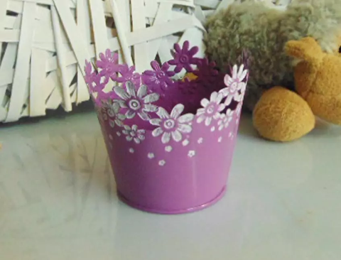 Vaso Fiorito dm. 12 in latta traforata in 4 colori - Sconti per Fioristi e Aziende
