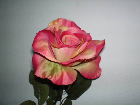Rosa aperta Arredo Artificiale in poliestere - Sconti per Fioristi e Aziende .