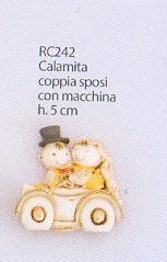 Coppia di sposi in auto - Sconti per Fioristi e Aziende - con calamita in 2 misure