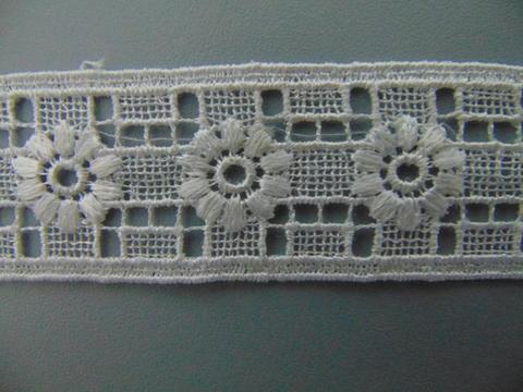 Merletto Catenella Fiorita  - Sconto per Fioristi e Aziende - Bianco e Avorio - Vendita a metro