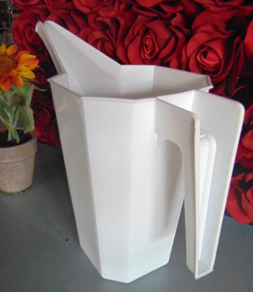 Annaffiatoio Plastica da Lt. 2  - Sconti per Fioristi e Aziende - con becco lungo