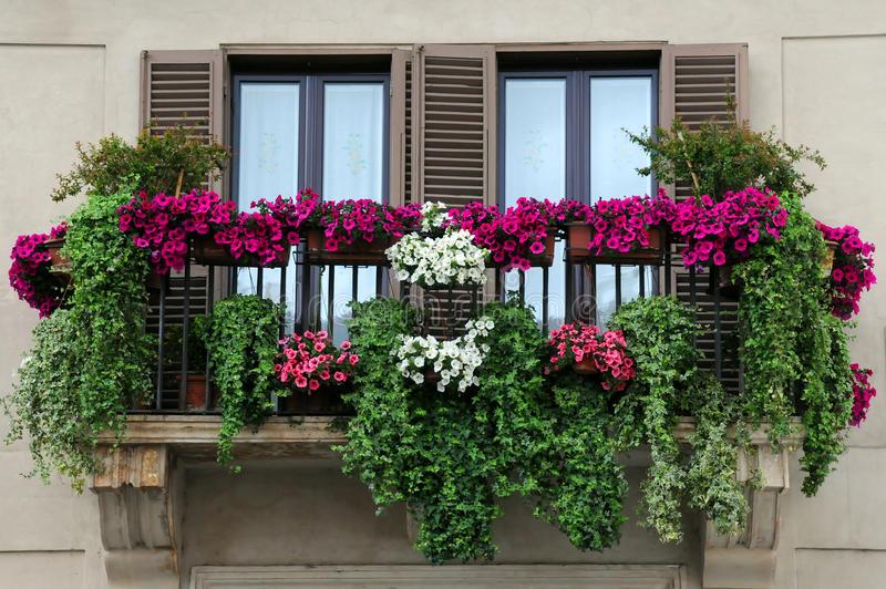 Fioriera per balconi e balconate colore panna