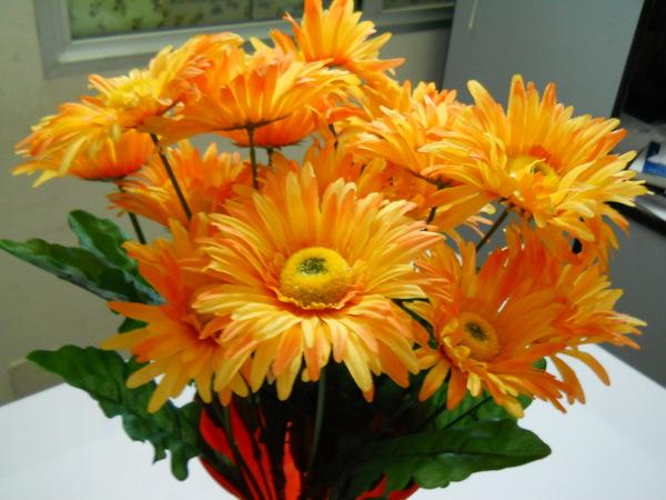 Gerbera Artificiale Bush x 8 in poliester - Sconti per Fioristi e Aziende - in poliestere