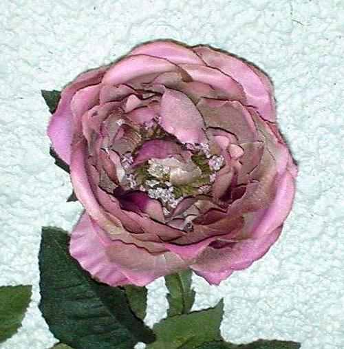 Rosa British Arredo  Artificiale in poliestere - Sconti per Fioristi e Aziende .