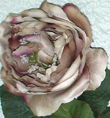 Rosa British Arredo  Artificiale in poliestere - Sconti per Fioristi e Aziende .
