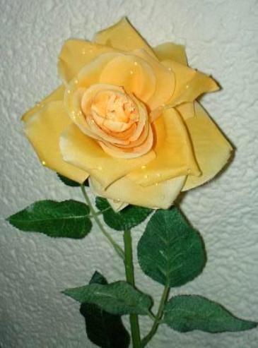 Rosa aperta con rugiada  Artificiale in poliestere - Sconti per Fioristi e Aziende .