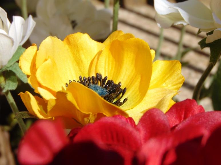 Anemoni spray x 2 H 56 in poliestere - Sconti per Fioristi e Aziende .