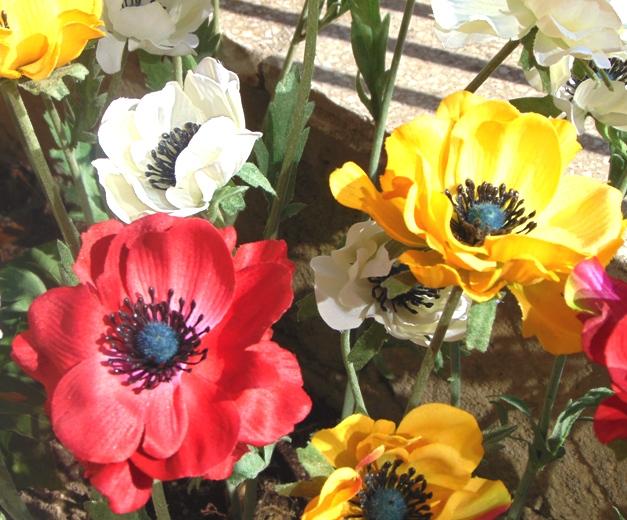 Anemoni spray x 2 H 56 in poliestere - Sconti per Fioristi e Aziende .