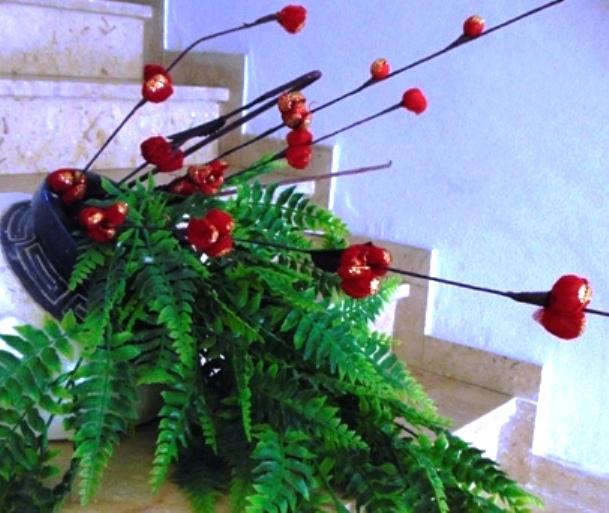 Ramo Blossom Rosso H 120 con foglie skelet - Sconti per Fioristi e Aziende .