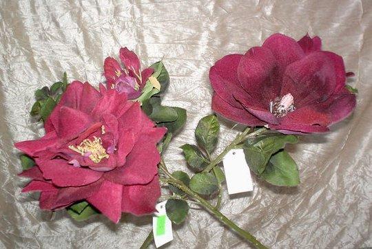 Magnolia & Rose x 2 velluto  - Sconti per Fioristi e Aziende -Bordeaux con bocciolo