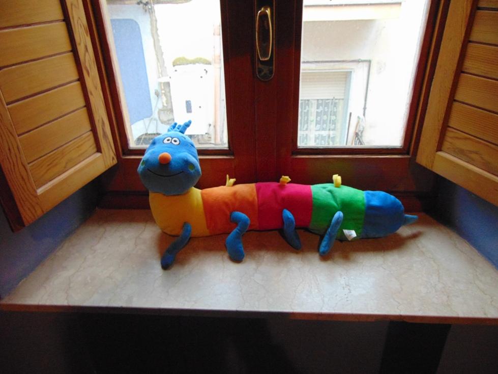 Bruco H 60 peluches  in 3 colori - Sconti per Fioristi e Aziende .