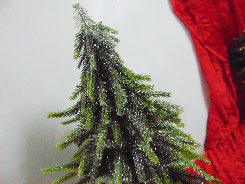 Albero di Natale H 33 cm.  - Sconti per Fioristi e Aziende - in poliestre con vaso
