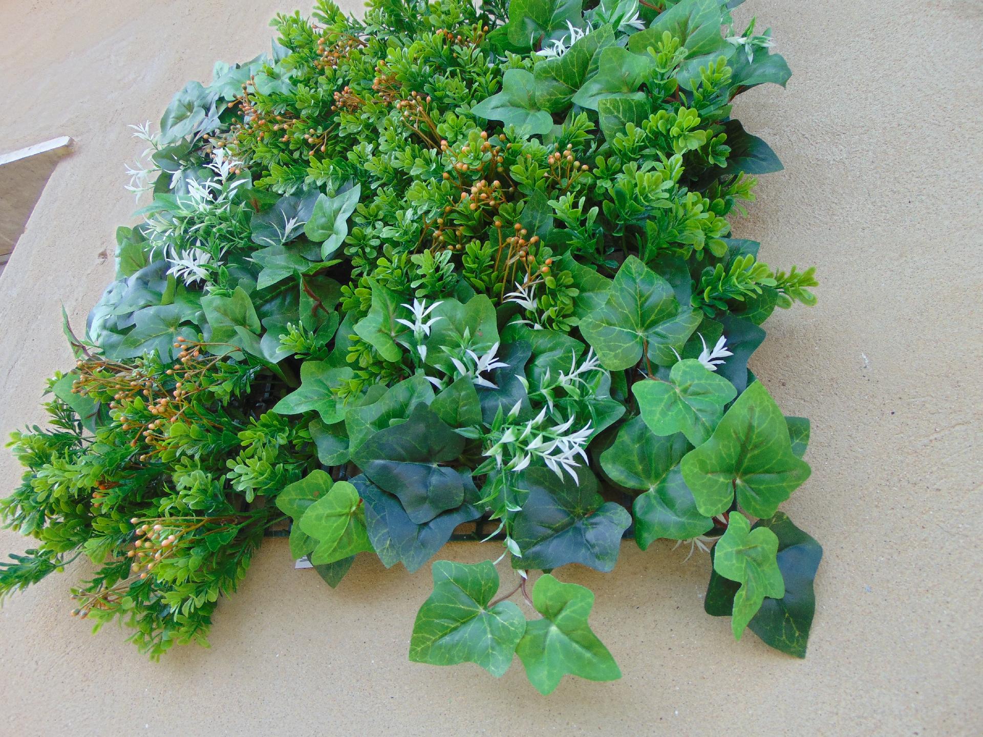 Pannello vegetato Boxwood cm. 33x33 - Sconti per Fioristi e Aziende . - in poliestere e lattice