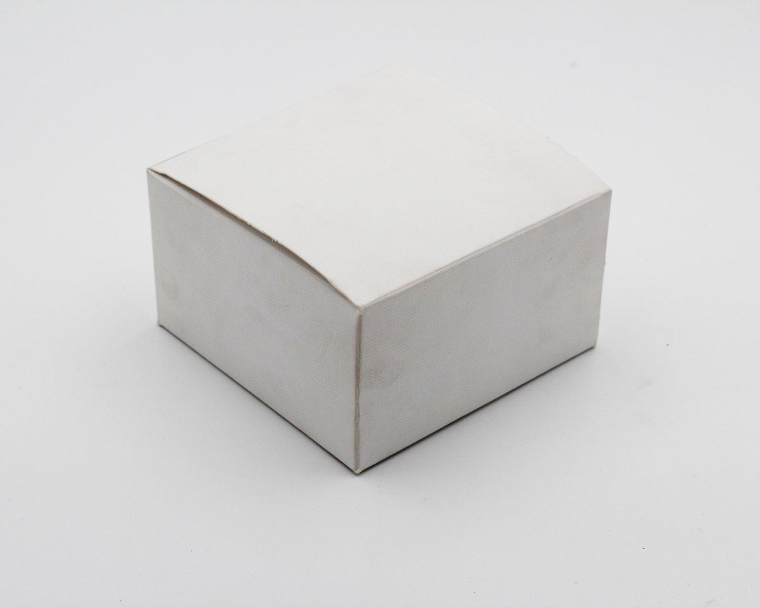 Scatola per bomboniera H 6 cm. 10 x 10  - Sconti per Fioristi, e Aziende -  lino bianco pieghevole