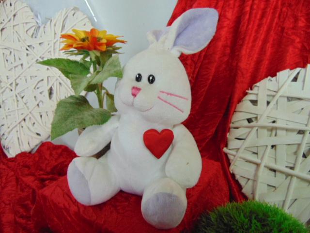 Peluche coniglio H 25  con cuore adatto per S.Valentino - Sconti per Fioristi e Aziende