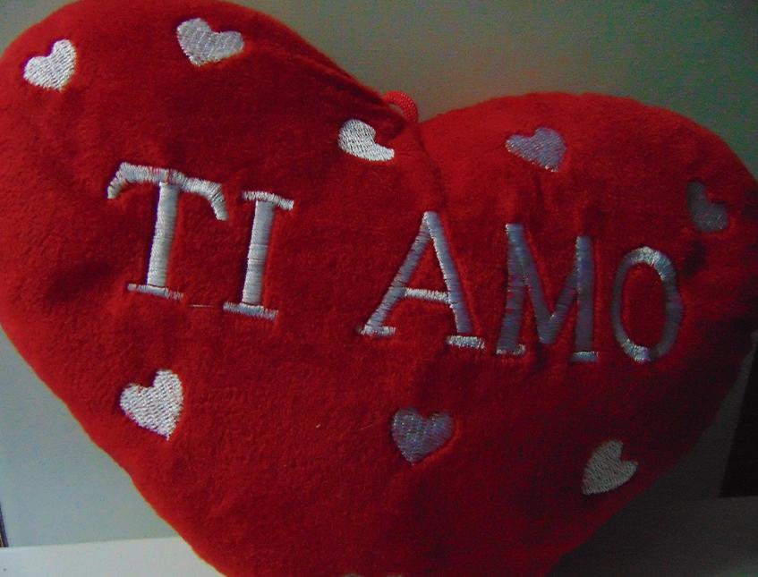 Cuscino Cuore in Velluto Rosso cm.22 Articolo per S. Valentino - Sconti per Fioristi e Aziende