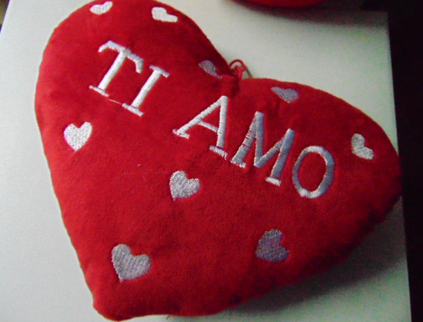 Cuscino Cuore in Velluto Rosso cm.22 Articolo per S. Valentino - Sconti per Fioristi e Aziende