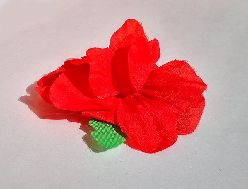 Gardena rossa con spilla - Sconti per Fioristio e Aziende - In poliester