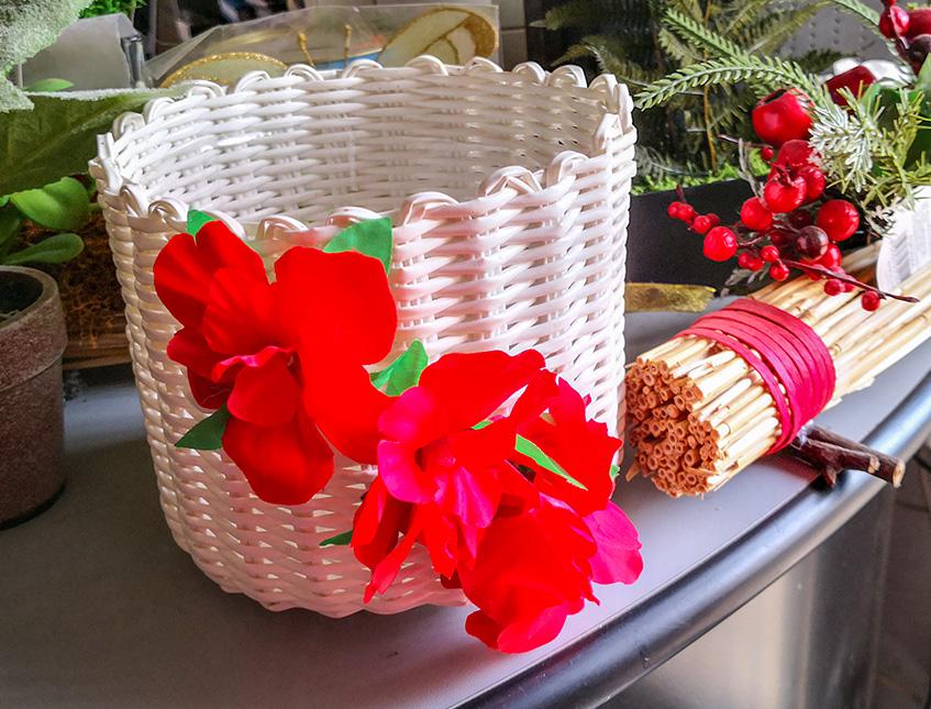 Gardena rossa con spilla - Sconti per Fioristio e Aziende - In poliester