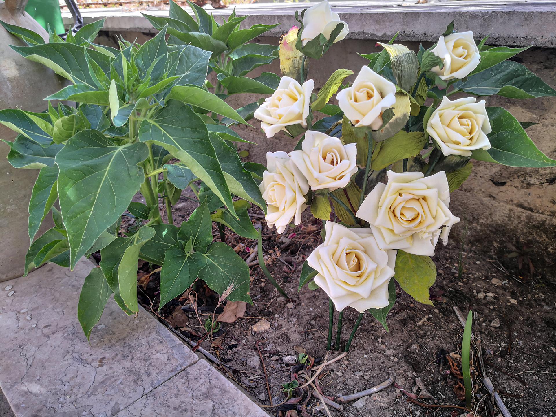 Rose Tralcio x 3 Artificiali  - Sconti per Fioristi e Aziende - in Polifoam