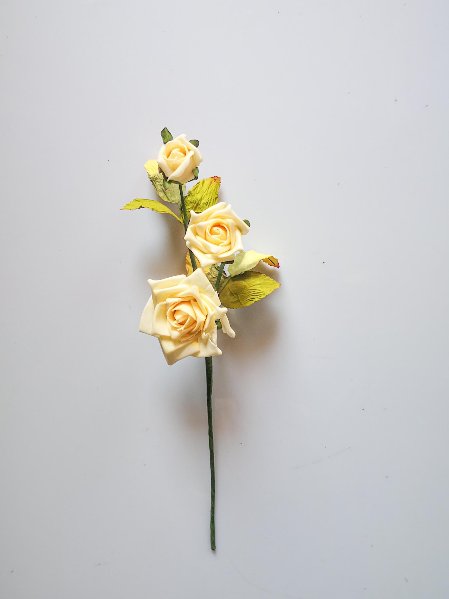 Rose Tralcio x 3 Artificiali  - Sconti per Fioristi e Aziende - in Polifoam
