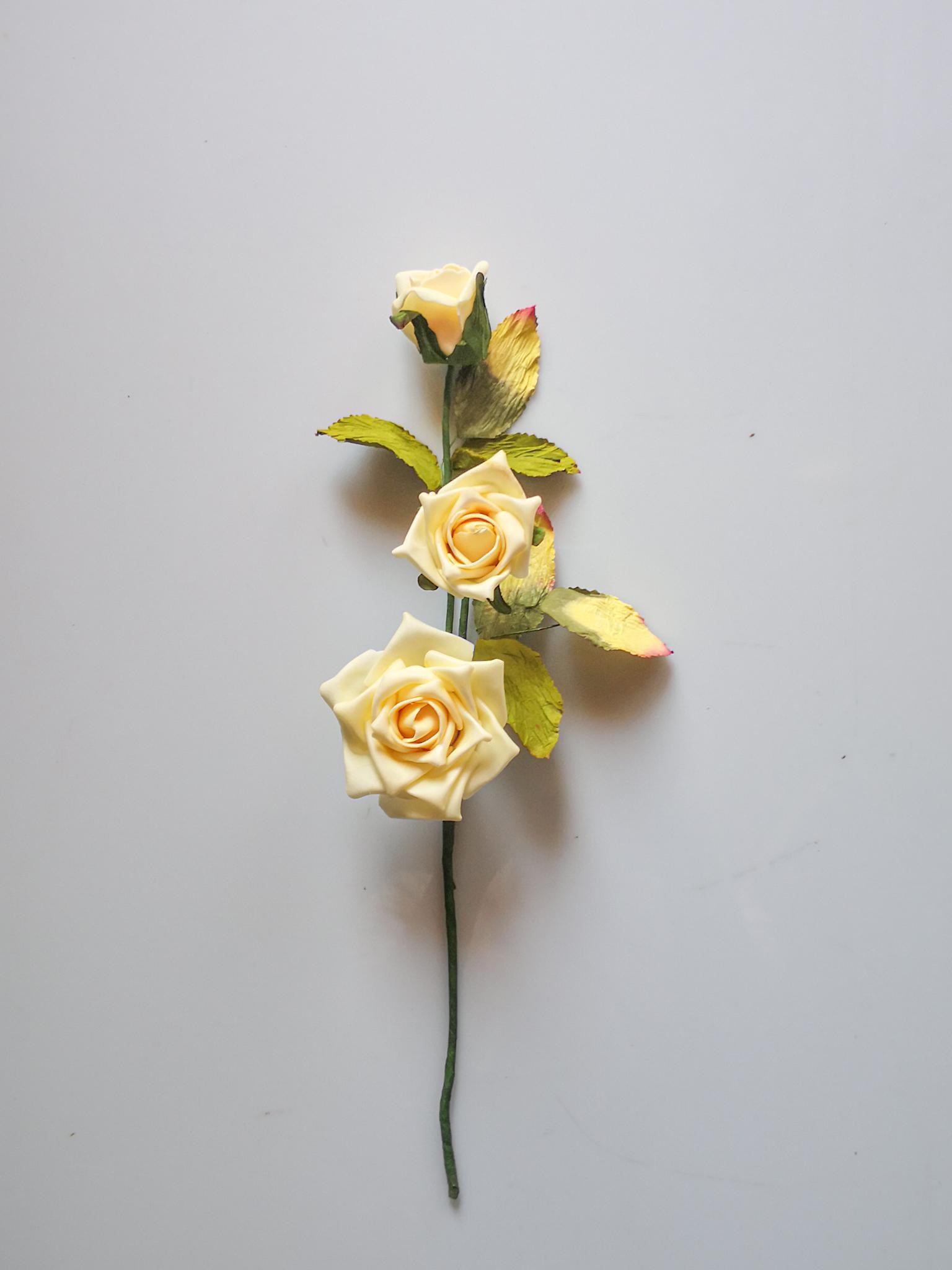 Rose Tralcio x 3 Artificiali  - Sconti per Fioristi e Aziende - in Polifoam