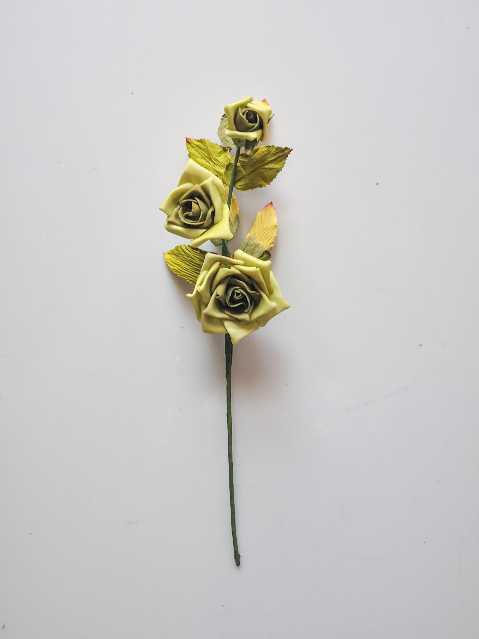Rose Tralcio x 3 Artificiali  - Sconti per Fioristi e Aziende - in Polifoam