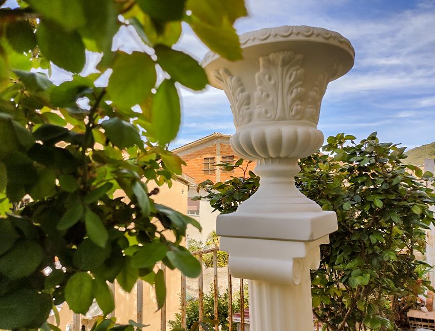Coppa Romana H 70 cm. - Sconti per Fioristi e Aziende . - in Plastica