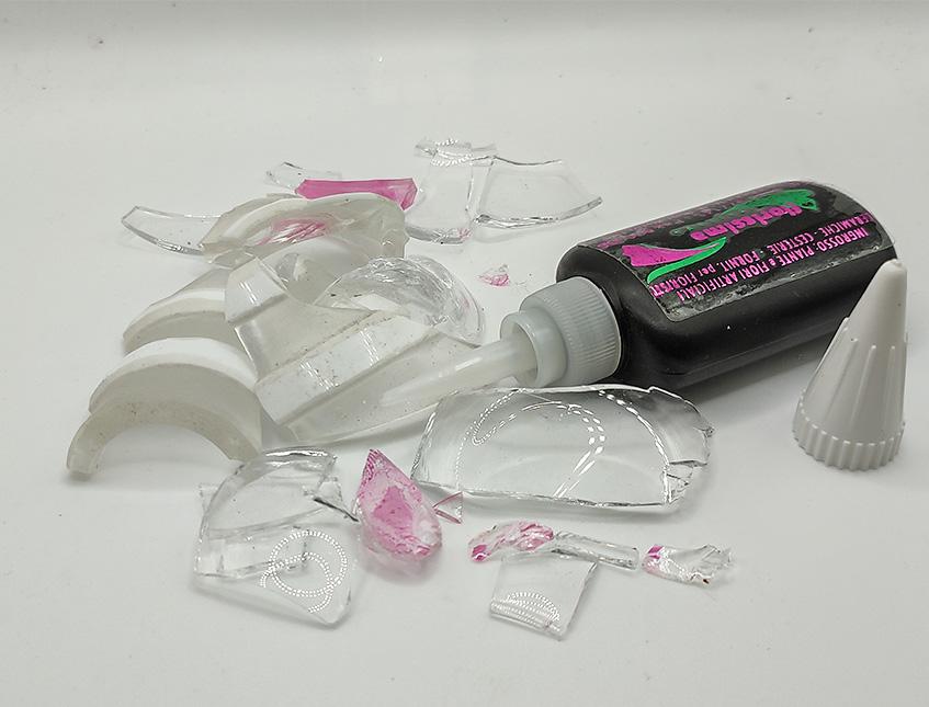 Colla rapida UV per vetro  - Sconti per Fioristi e Aziende - Flacone da 50 Ml.