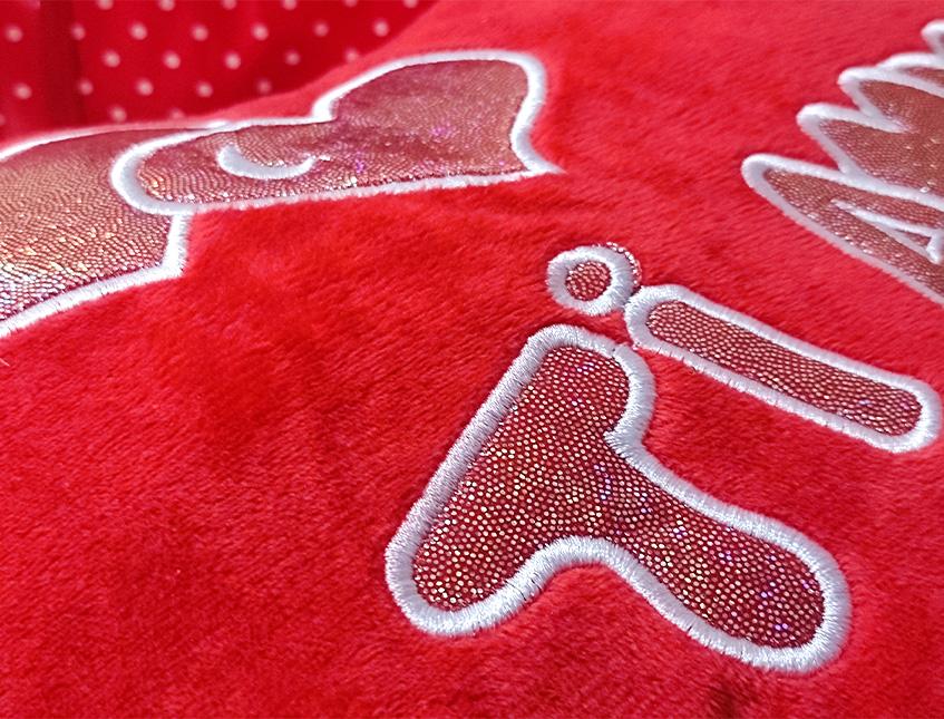 Cuscino Cuore Ti Amo in Velluto Rosso cm.35 Articolo per S. Valentino - Sconti per Fioristi e Aziende