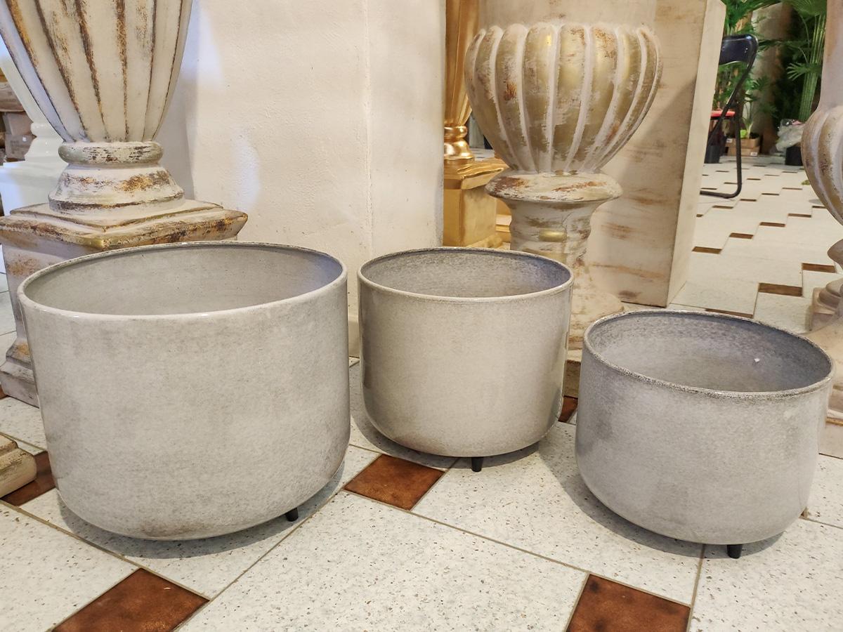 Cashpot x 3 Grigio Polvere  - Sconti per Fioristi e Aziende - in metallo effetto Pietra con piedini