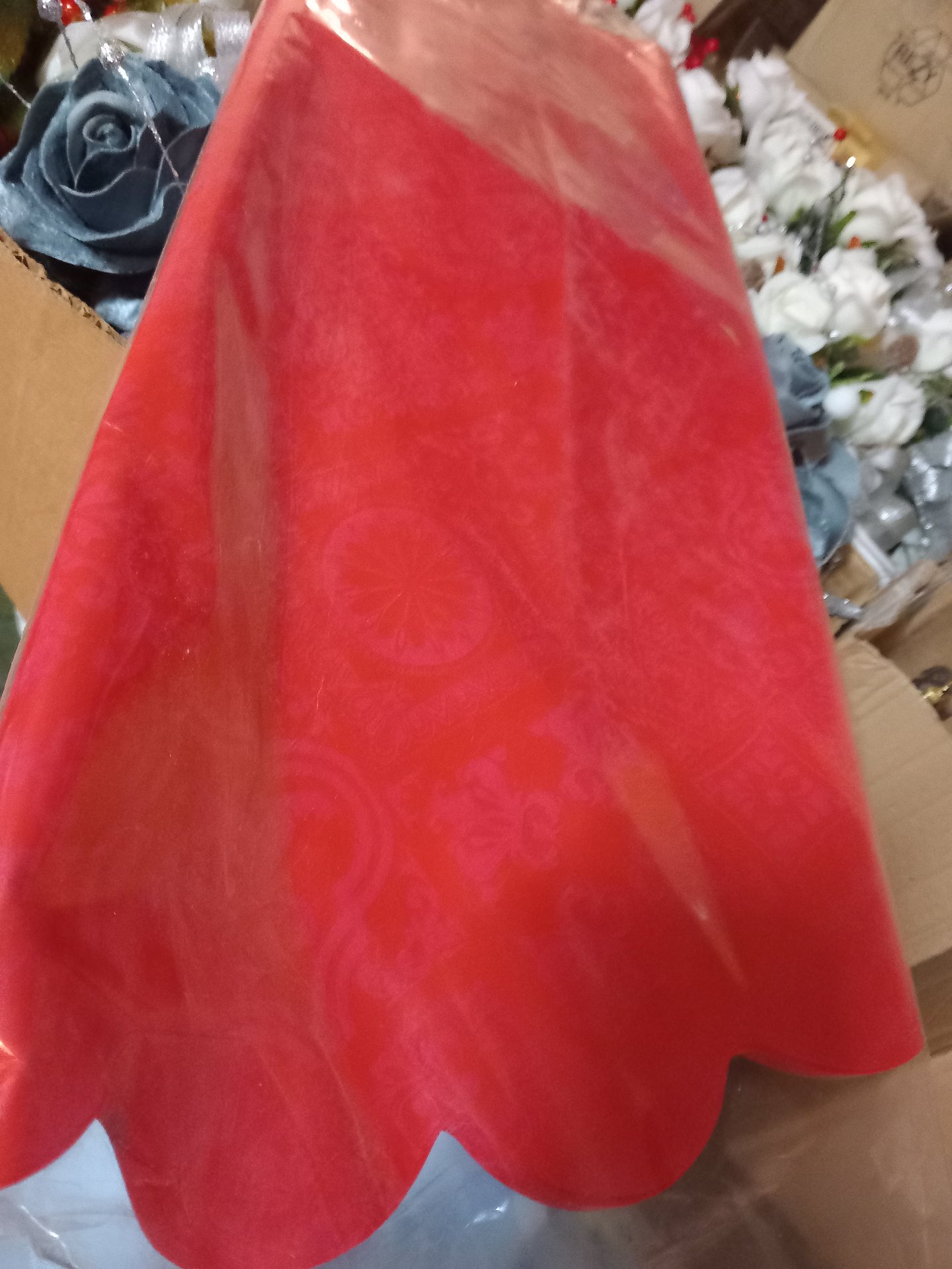 Coprivaso Smerlato Foglie - Sconti per Fioristi e Aziende - Rosso dm. 48-65-75-85