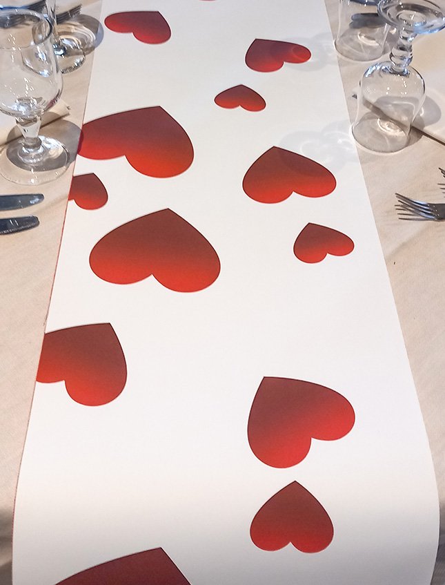 Runner Bianco con cuori - per la festa di San Valentino - 30 x 120 cm