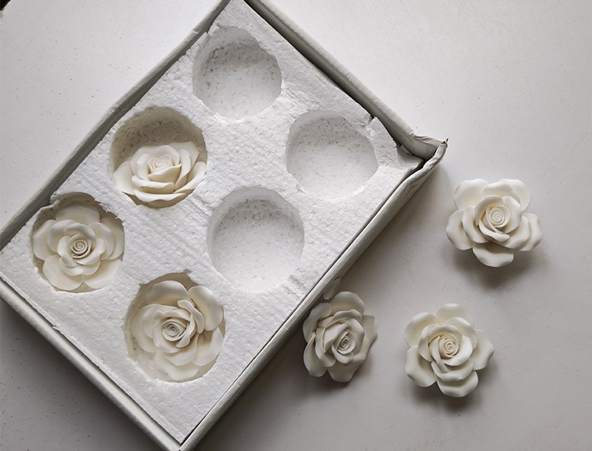 Rose x 6 in porcellana - Sconto per Fioristi e Aziende - cm 8