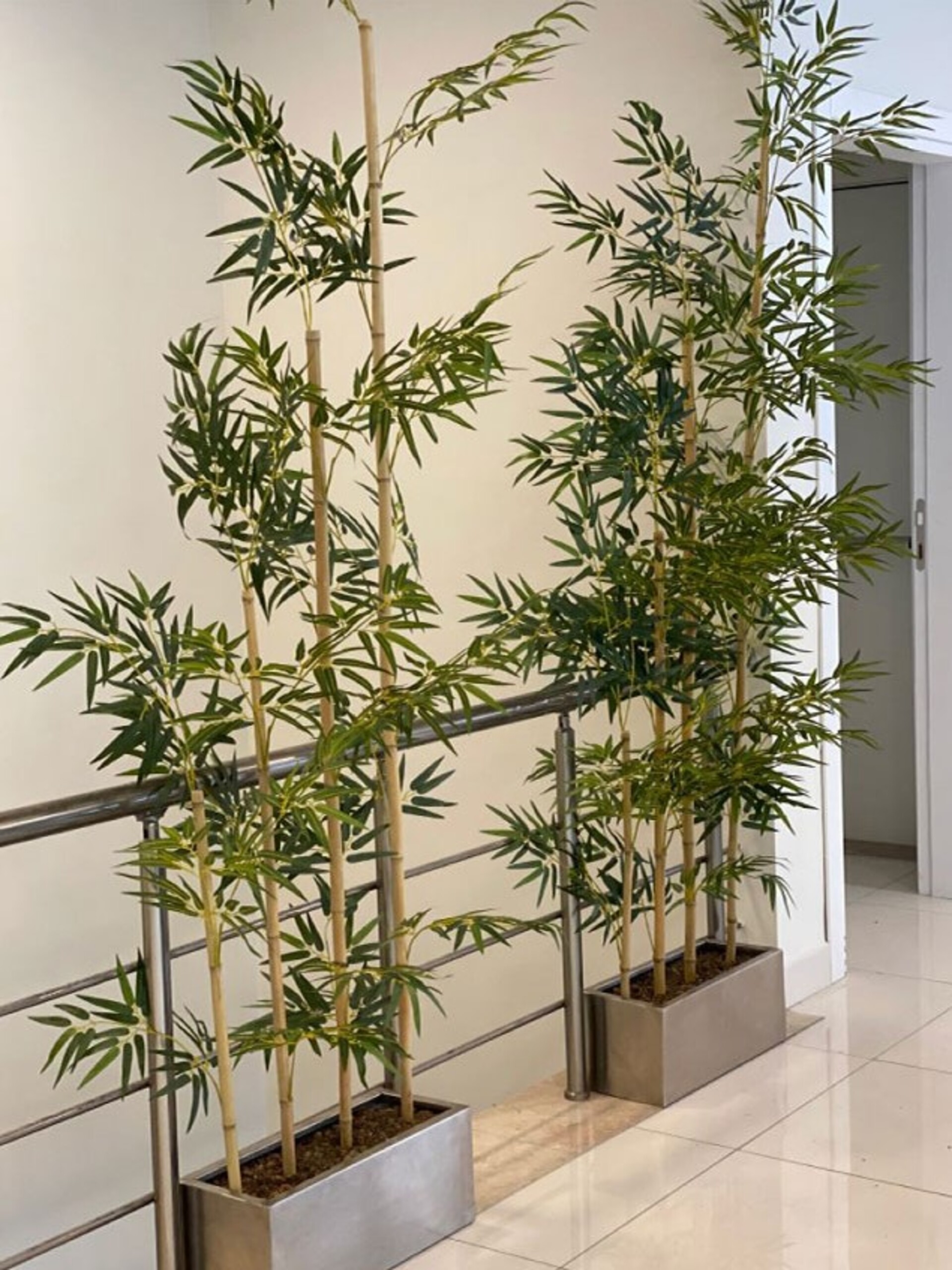 Canna di Bamboo  H 120 - Sconti per Fioristi e Aziende . - Naturale con foglie Artificiali