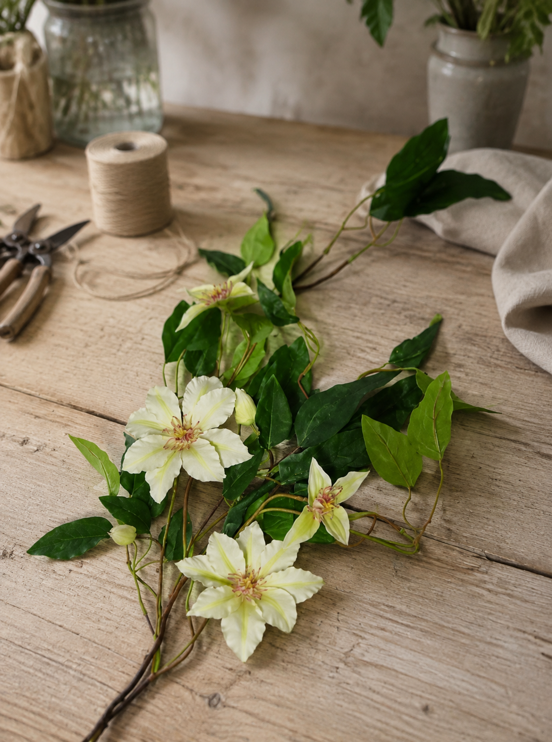 Clematis Fiorita x 3 in poliester - Sconti per Fioristi e Aziende - Artificiale