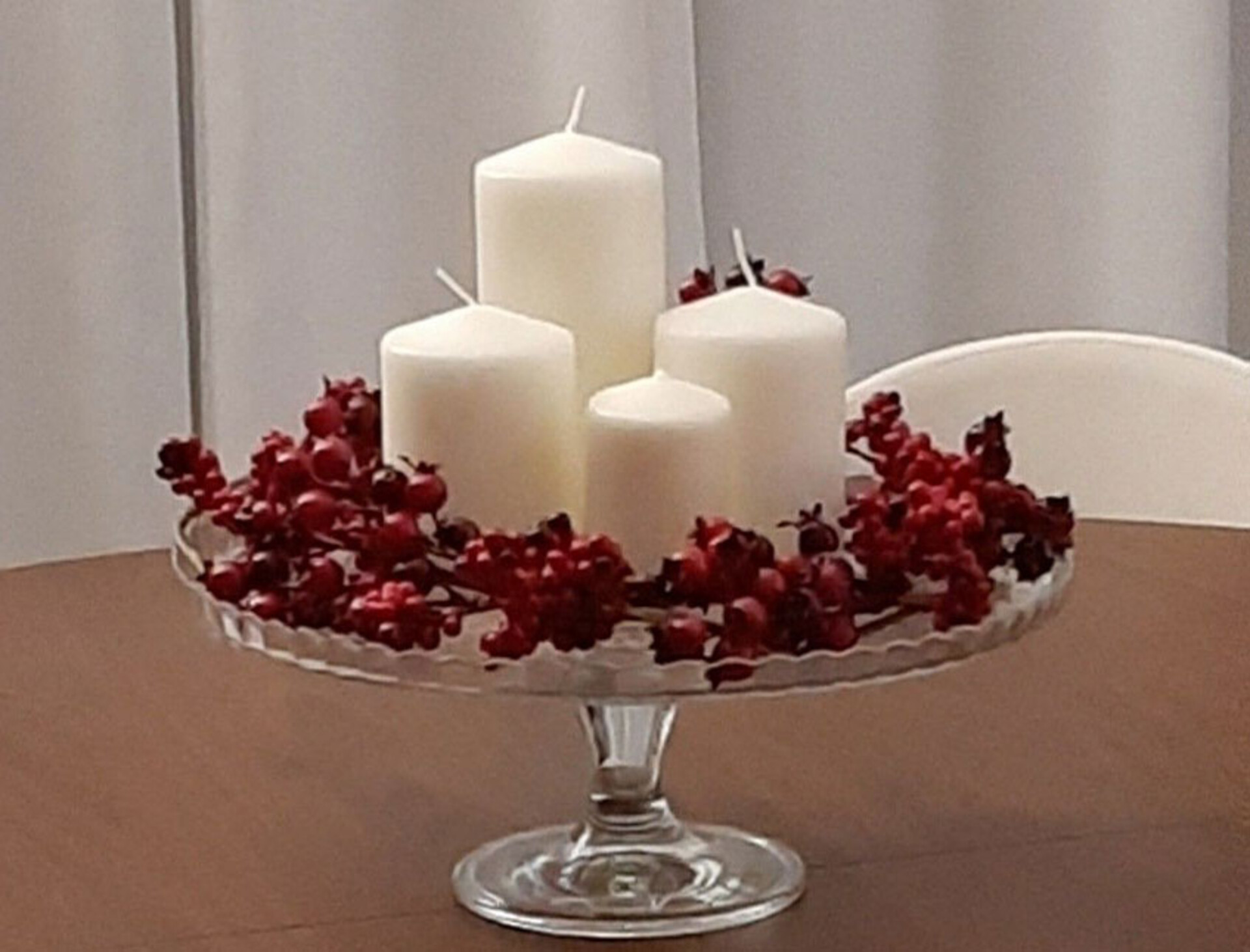 Bacche Rosse x 50 cm. 65 - Sconti per Fioristi e Aziende - Ramo a 5 tralci