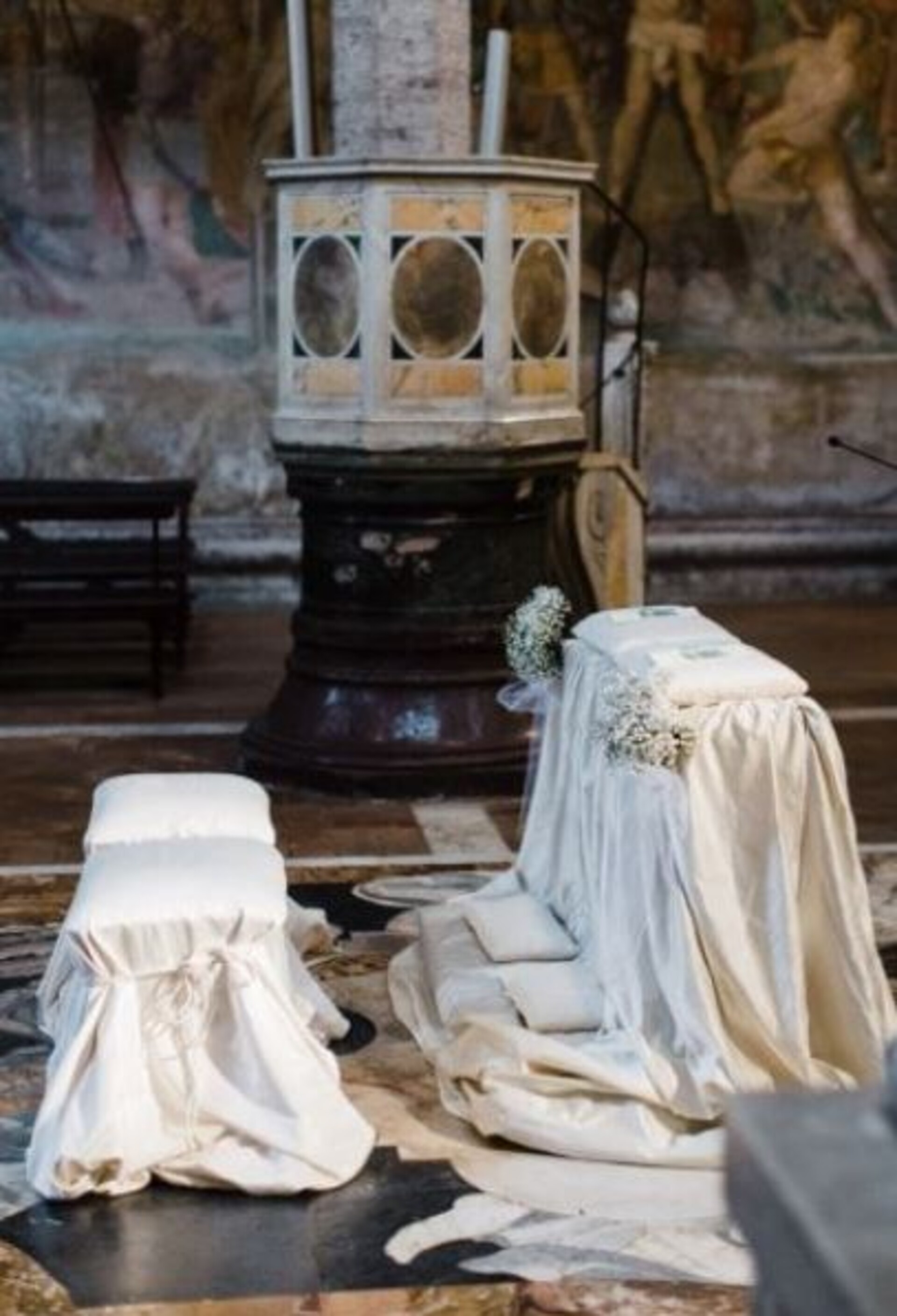 Copri Inginocchiatoio 7 pezzi  - Sconti per Fioristi e Aziende . -Tessuto Velluto Bianco