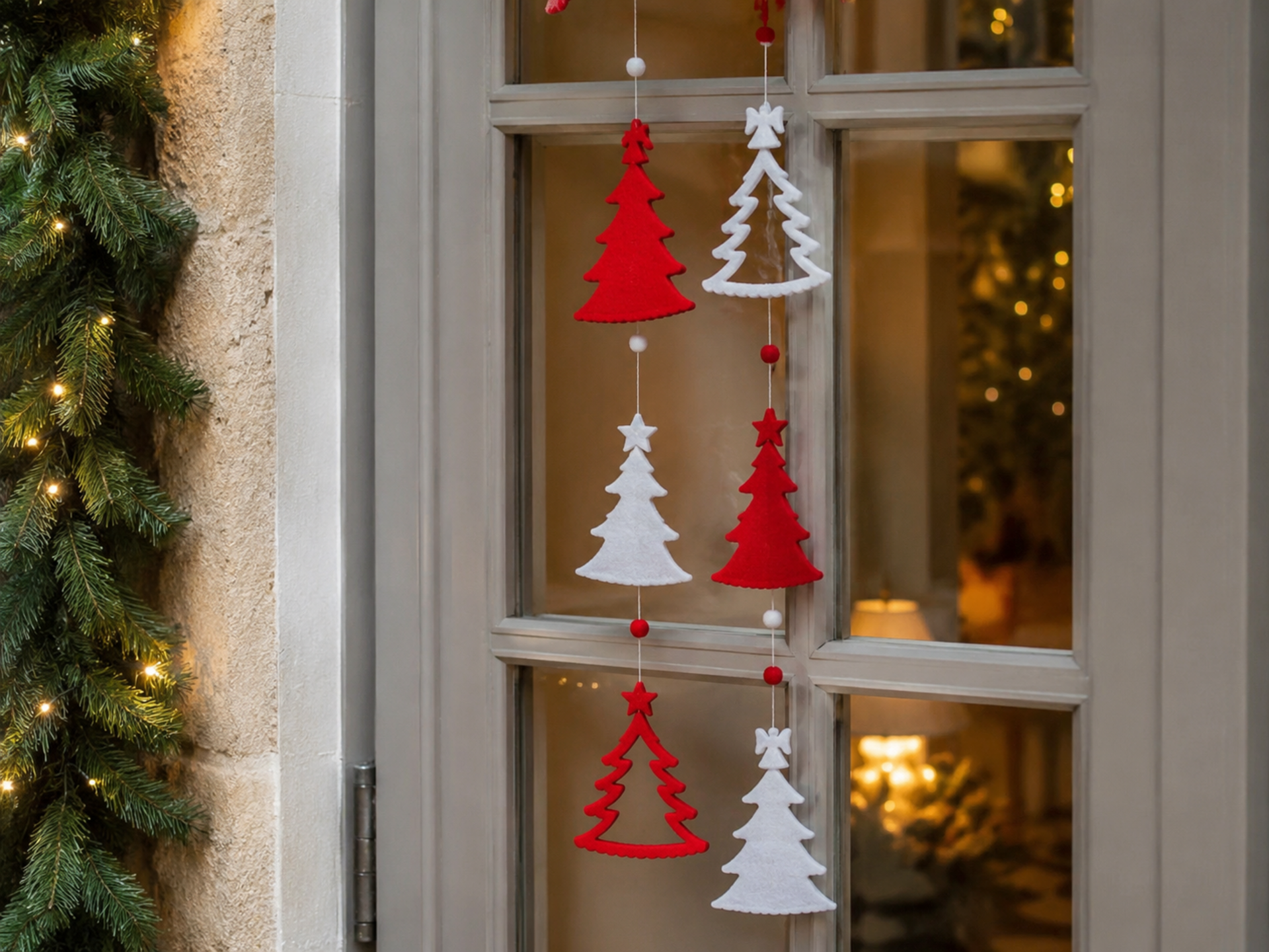 Albero di natale in feltro  - Sconti per Fioristi e Aziende - bianco e rosso H 13,5 set x 5