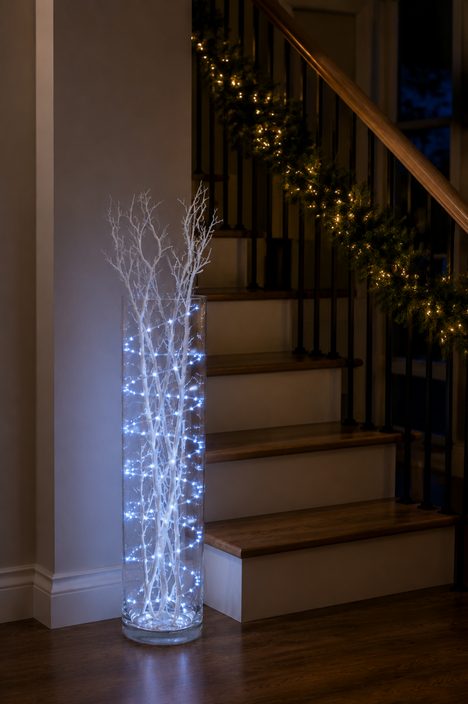 Curly bianco glitterato H 78  - Sconti per Fioristi e Aziende - Artificiale in gomma